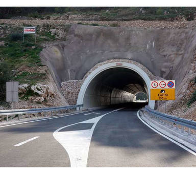 Pušten u promet prvi cestovni tunel Korito na otoku Braču i izgrađena obilaznica naselja Ložišća