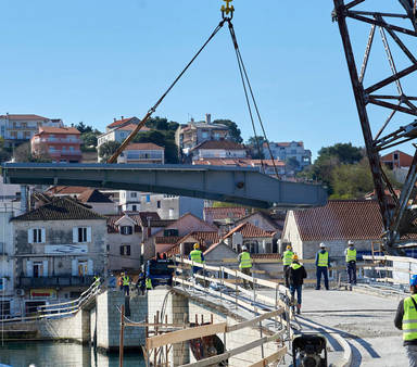 Središnji raspon starog čiovskog mosta vraćen u Trogir, slijede završni radovi
